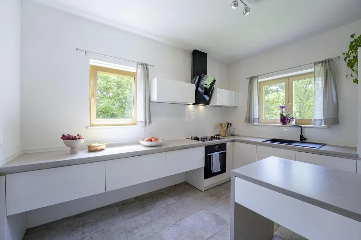 Villa Aria In Kraj Drage - Haus Fuer 6 Personen Nedescina