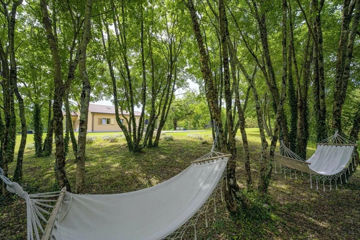 Villa Aria In Kraj Drage - Haus Fuer 6 Personen Nedescina