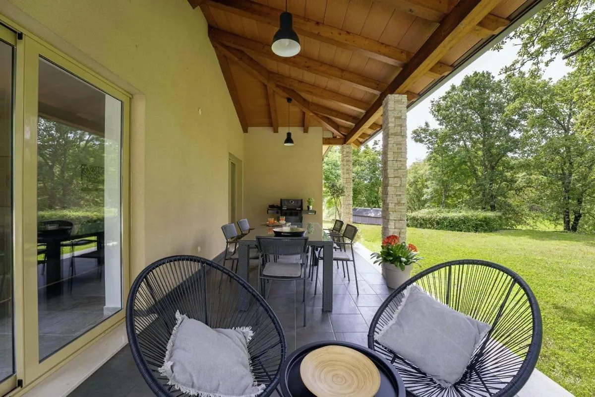 Villa Aria In Kraj Drage - Haus Fuer 6 Personen Nedescina