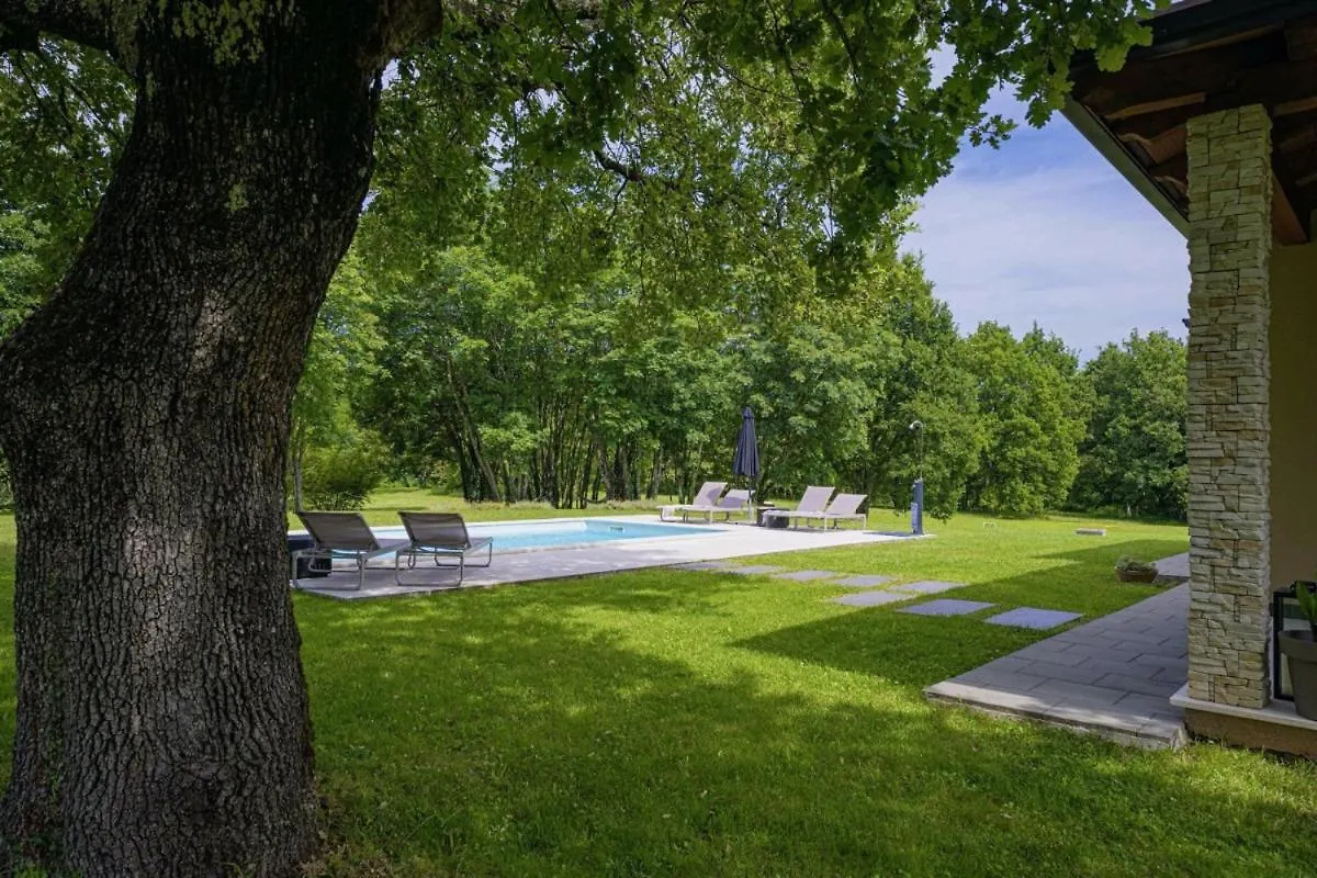 Villa Aria In Kraj Drage - Haus Fuer 6 Personen Nedescina